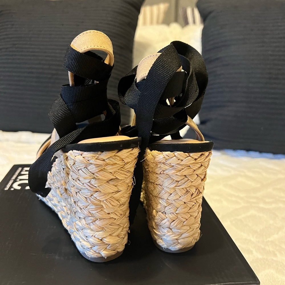 INC MAISIEF BLACK SHOES - Picture 6 of 7